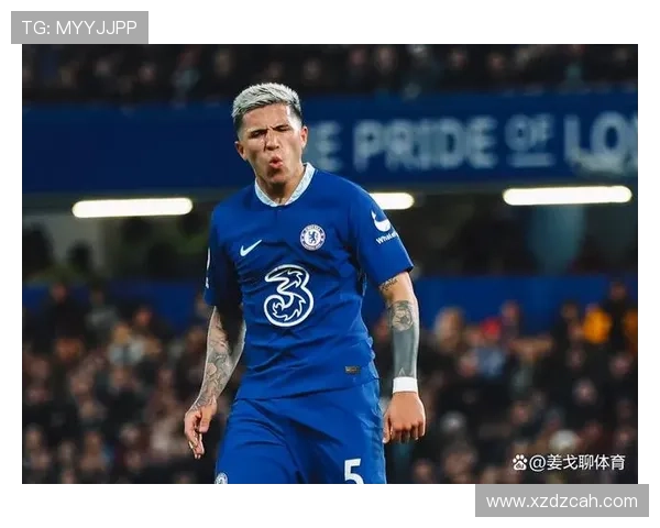 恩佐对阵顶级中场时的比赛掌控力解析