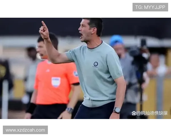 国际米兰战术失衡引发更衣室矛盾,争冠关键期阵容隐患逐步显现 国际米兰战术失衡引发更衣室矛盾,争冠关键期阵容隐患逐步显现